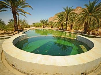 Baño-de-cleopatra-Oasis-de-Siwa-Egipto 1